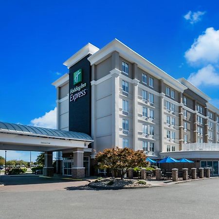 Holiday Inn Express Hotels- Hampton By Ihg Exteriör bild