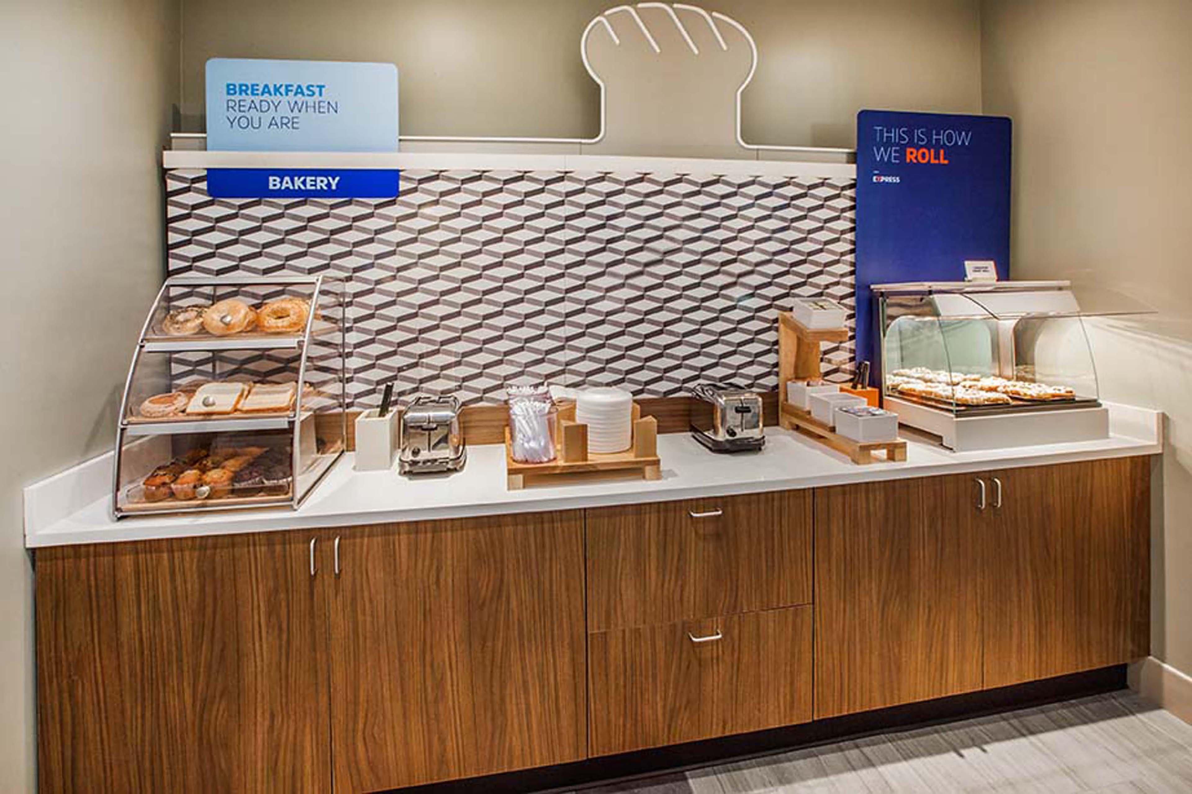 Holiday Inn Express Hotels- Hampton By Ihg Exteriör bild
