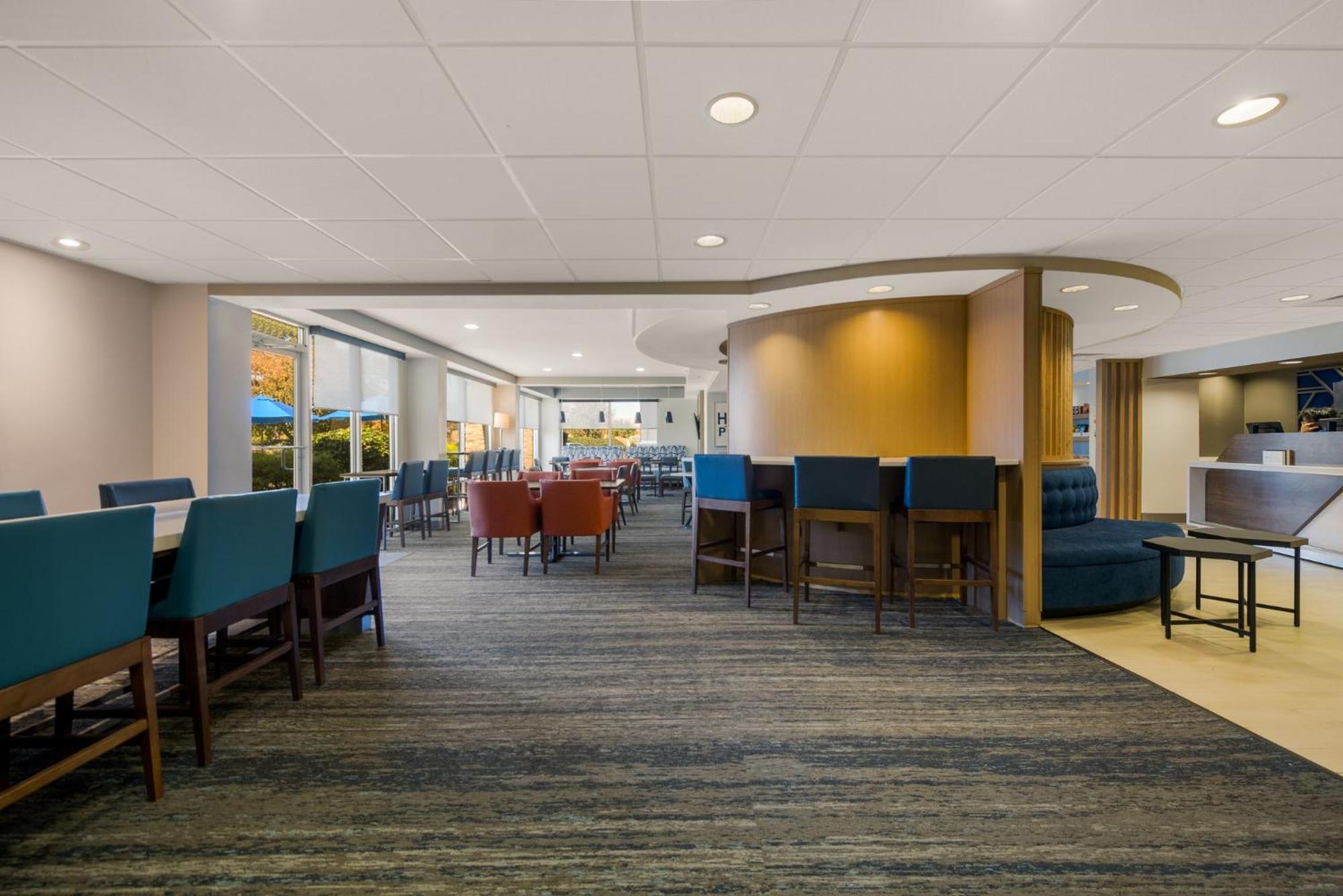 Holiday Inn Express Hotels- Hampton By Ihg Exteriör bild