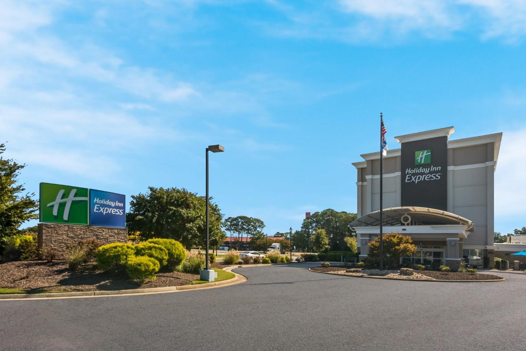 Holiday Inn Express Hotels- Hampton By Ihg Exteriör bild