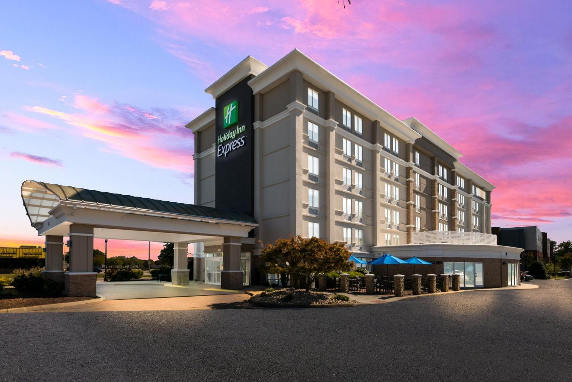 Holiday Inn Express Hotels- Hampton By Ihg Exteriör bild