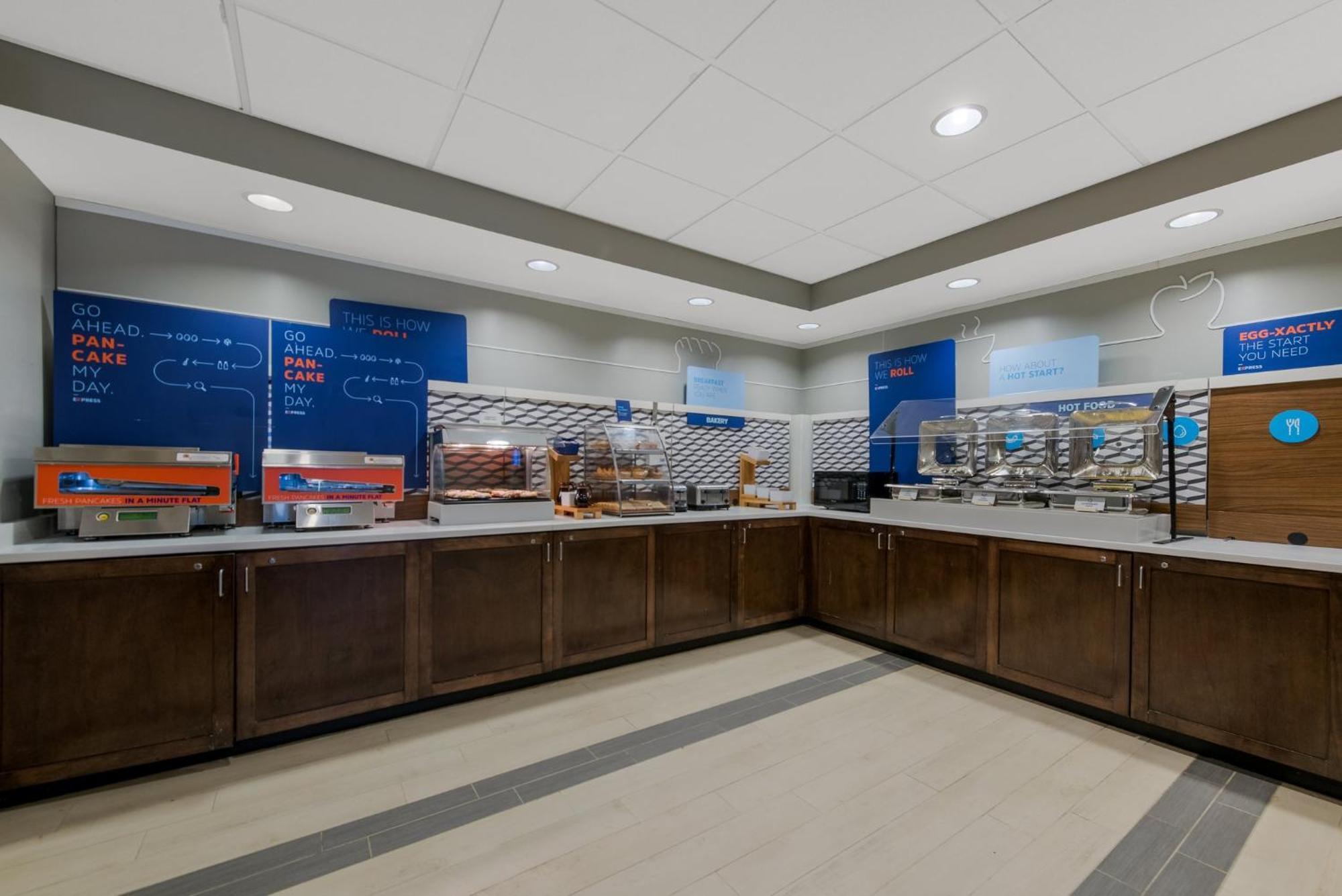 Holiday Inn Express Hotels- Hampton By Ihg Exteriör bild