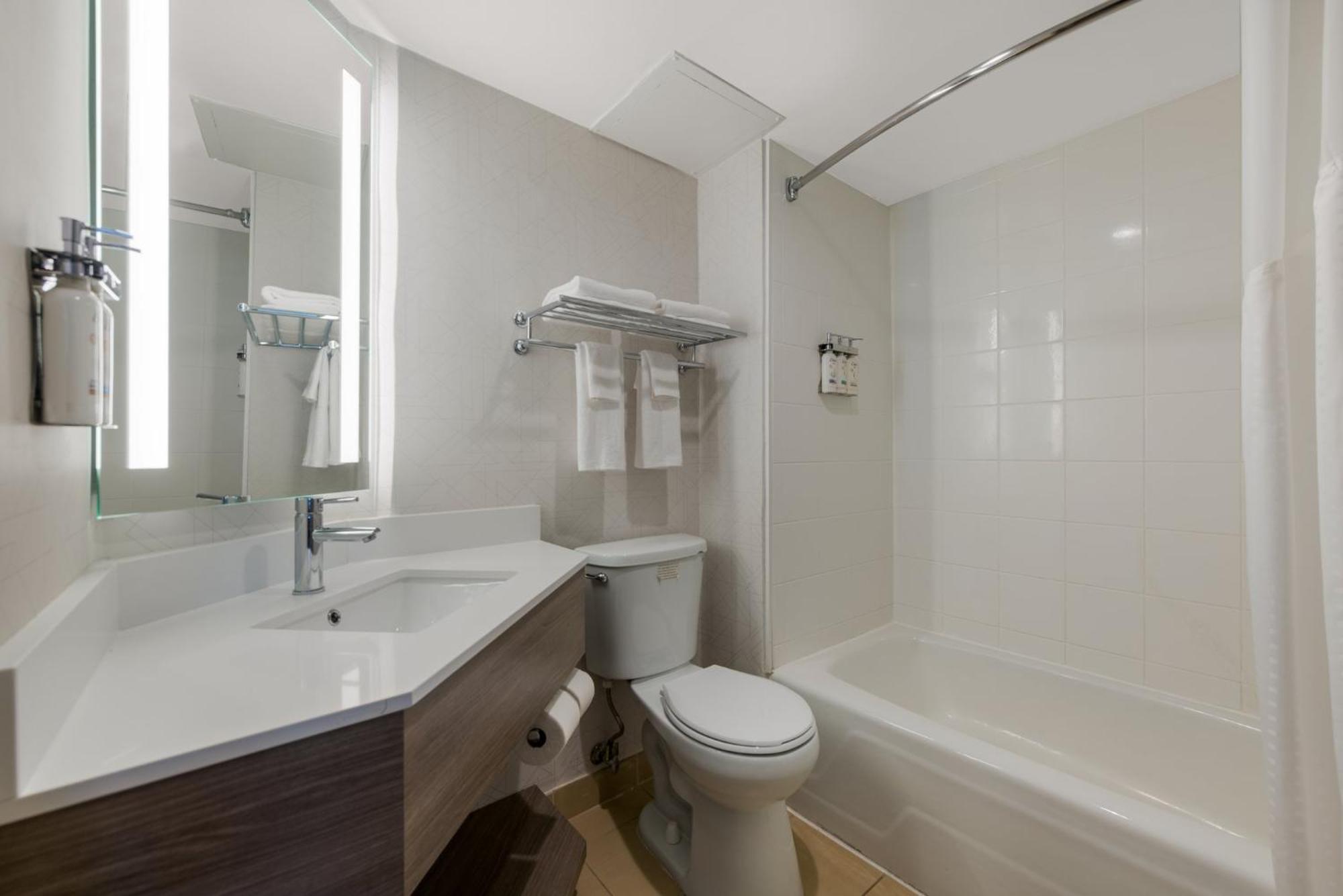 Holiday Inn Express Hotels- Hampton By Ihg Exteriör bild
