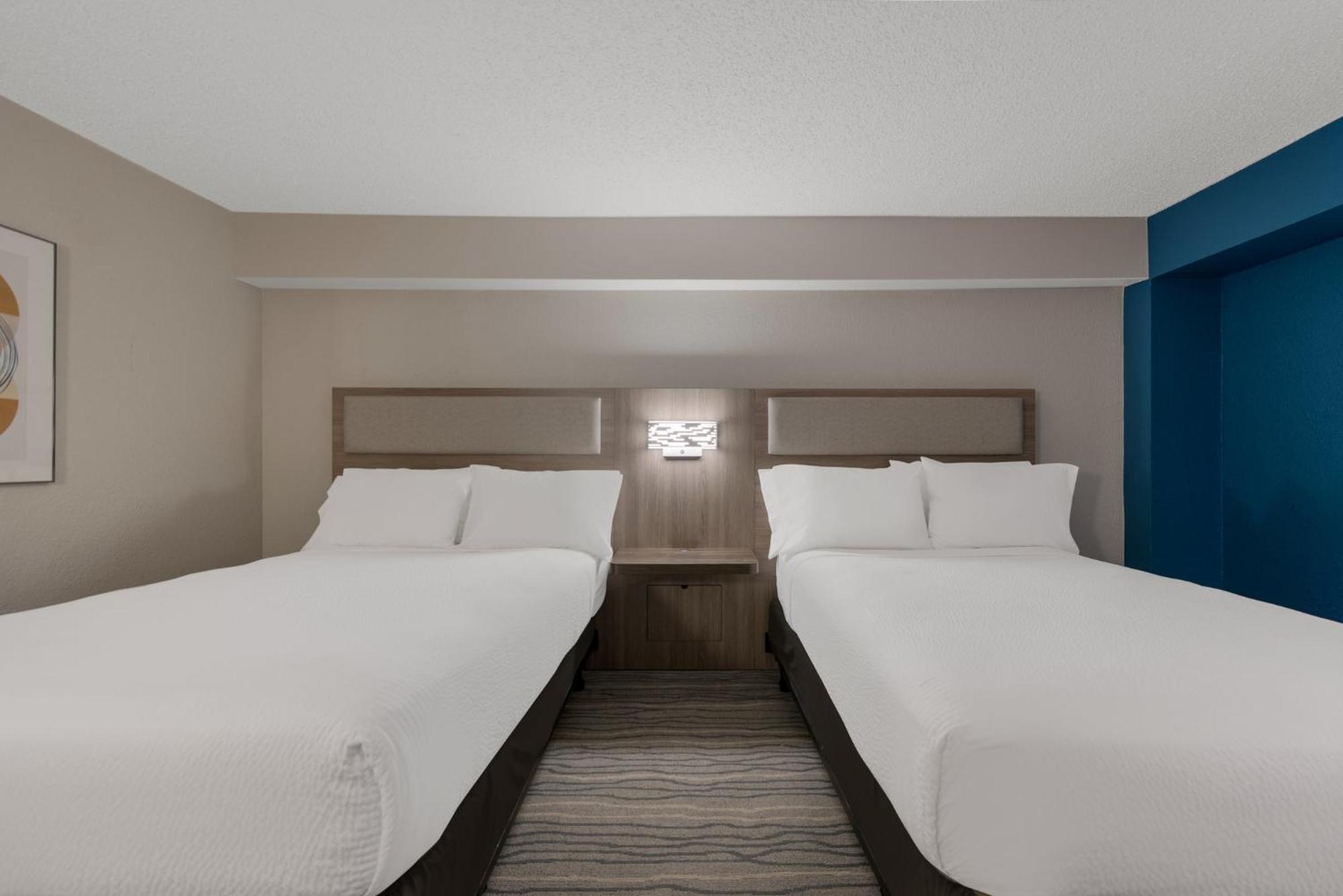 Holiday Inn Express Hotels- Hampton By Ihg Exteriör bild